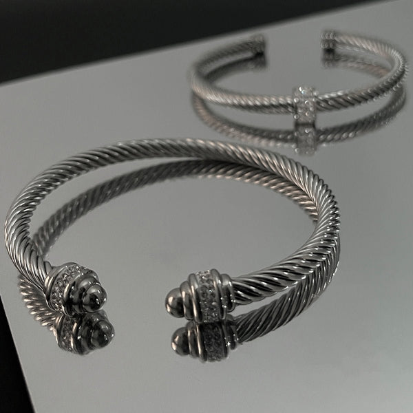 Niche design open titanium bracelet OR3011