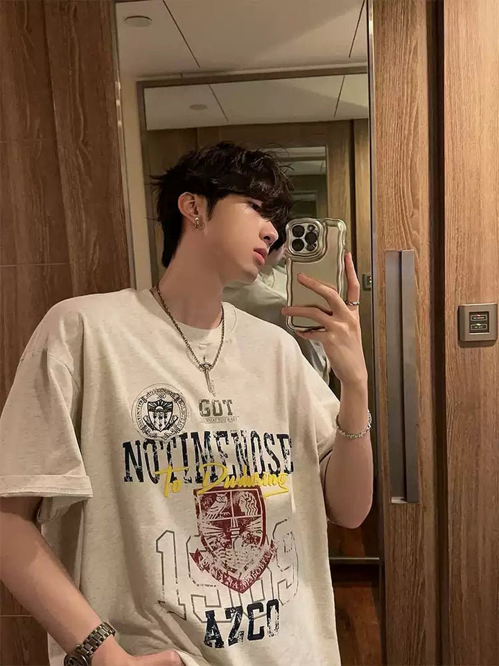 ヴィンテージ風カレッジプリントTシャツ – 韓国メンズ ヴィンテージ風カレッジプリントTシャツ – 韓国メンズ