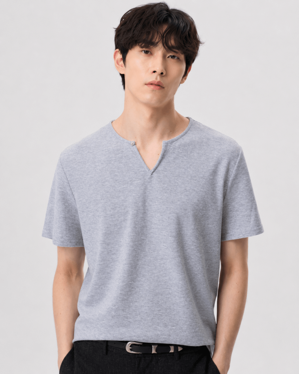 スリットVネック・スクエアショルダー Tシャツ OR5323 – 韓国メンズ