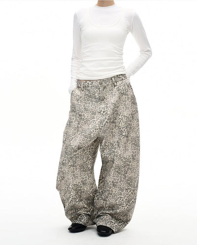 Washed Leopard Print Jeans OR4668 - 韓国メンズファッション通販 - ORUN - 